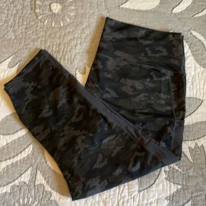 Fabletics Powerhold Cropped Leggings 2X